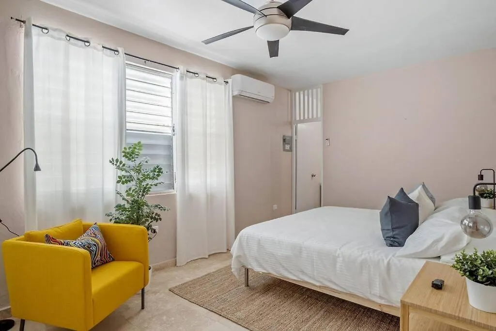 Cozy Retreat In San Juan Apartment 0*,